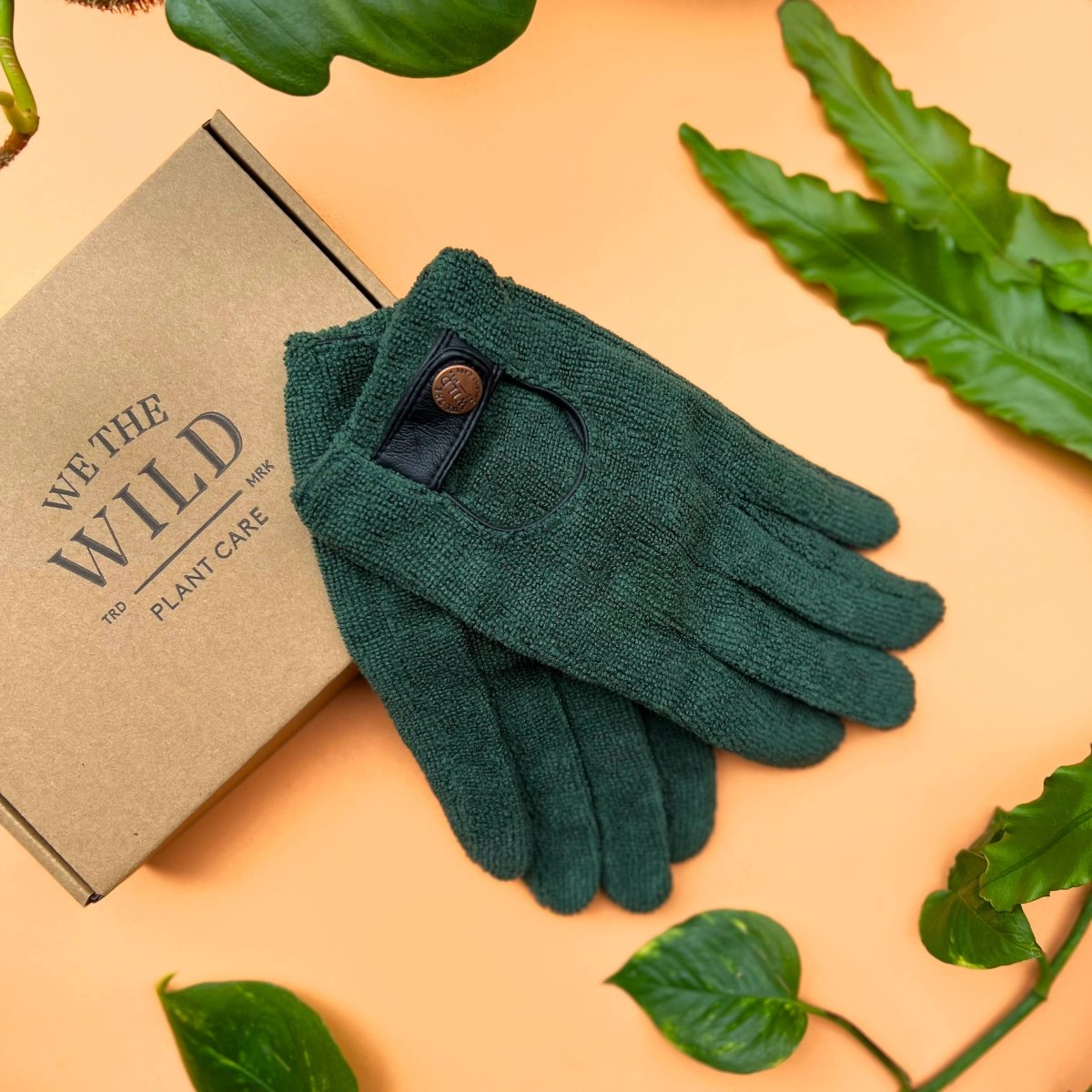Plant Cleaning Gloves - Reusable Microfiber Leaf Care Gloves - Ed's Plant Shop