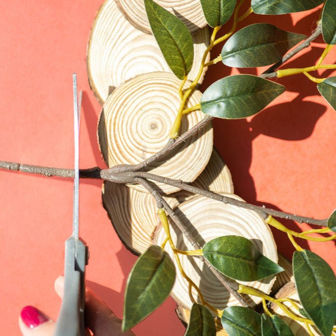 Winter Wood Slice Wreath Kit - Ed's Plant Shop
