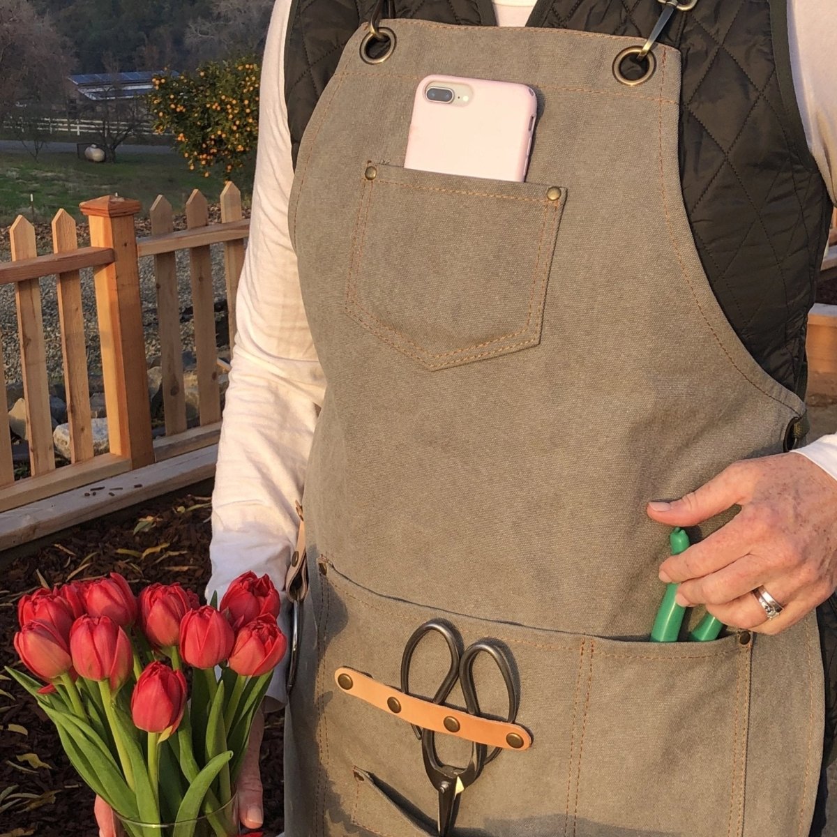 Gardening Apron - Waxed Canvas Apron with Pockets - Ed's Plant Shop