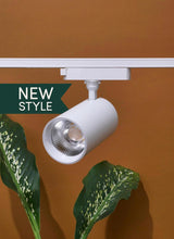 Hardwired Highland™ Track Light System - Ed's Plant Shop