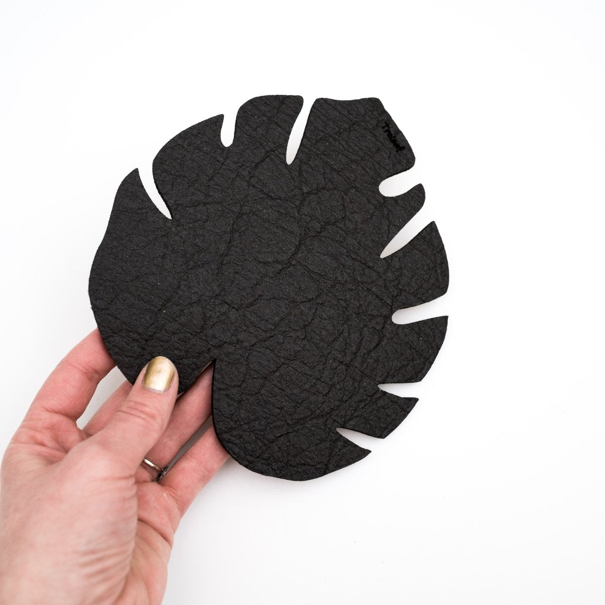 Kostr™ - Double sided leaf - shaped plant pot coaster - Cork + Pineapple leather - Ed's Plant Shop