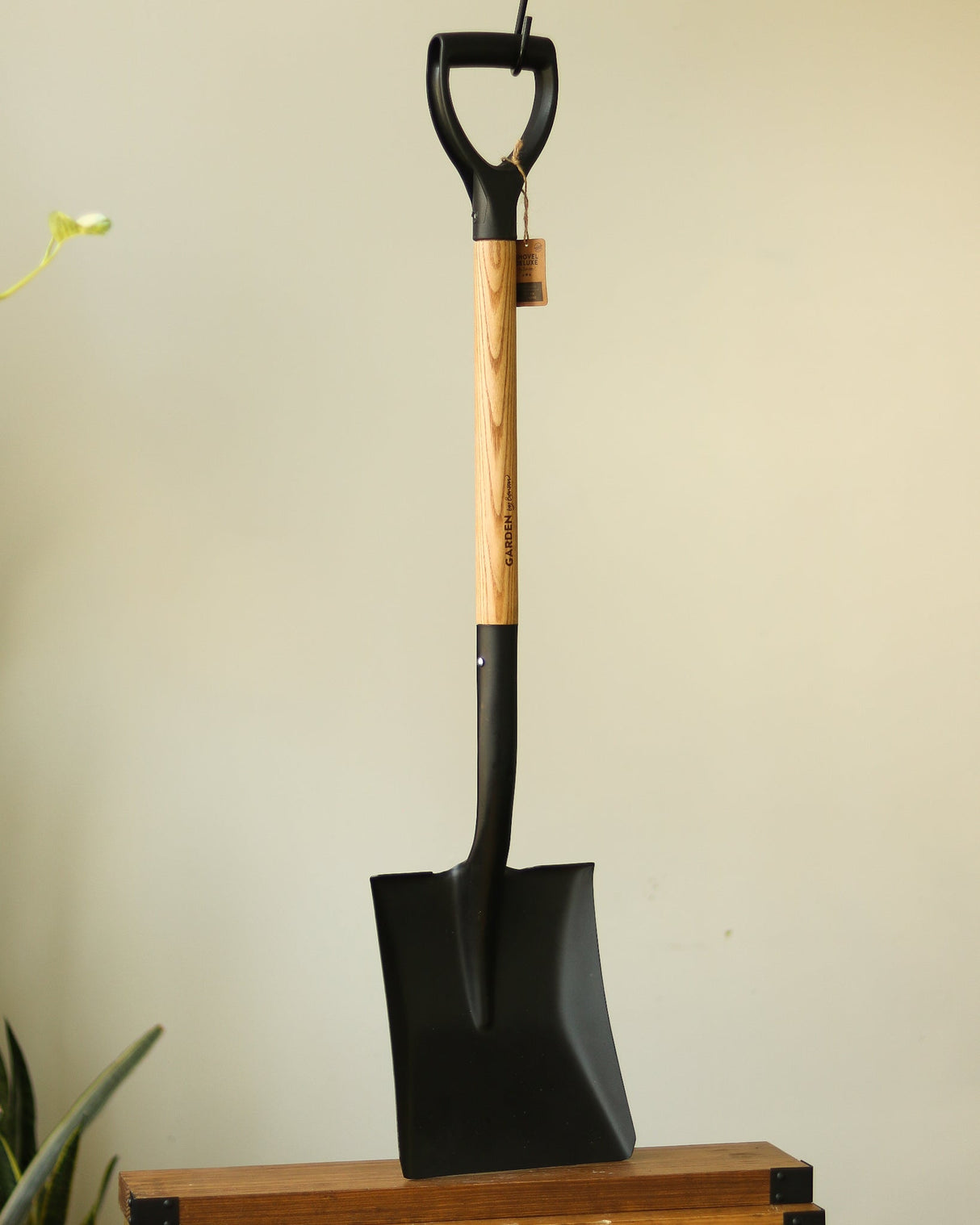 Garden Shovel Deluxe in Matte Black by Benson - Ed's Plant Shop